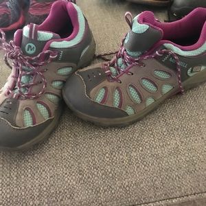 Girls Merrell Size 3